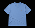 Camiseta Azul Clara Old Gold – Algodão Premium com Símbolo OG